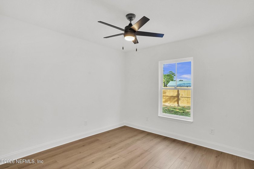 Welcome to your dream home in a charming, non-HOA community! - photo 21
