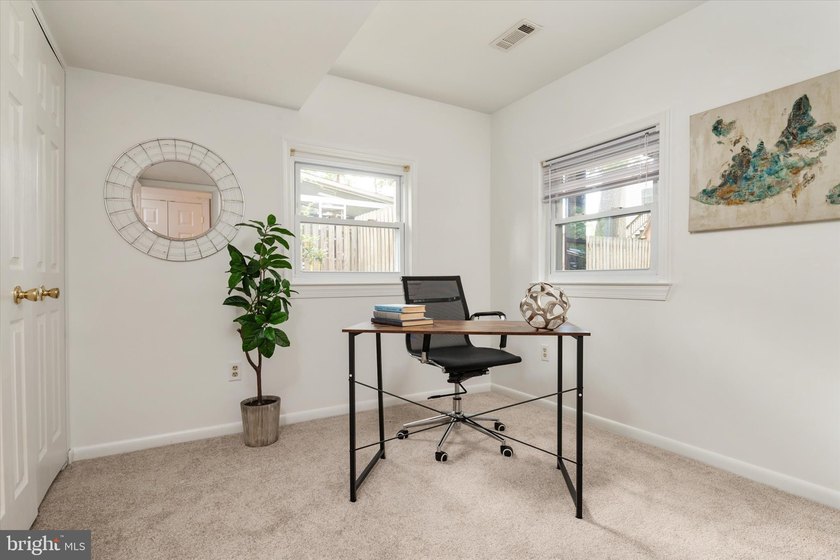 *Buyer's financing fell through* Welcome to this beautifully - photo 22
