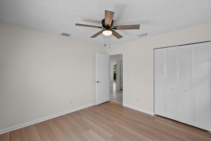 Welcome to this well-appointed single-family residence in North - photo 26