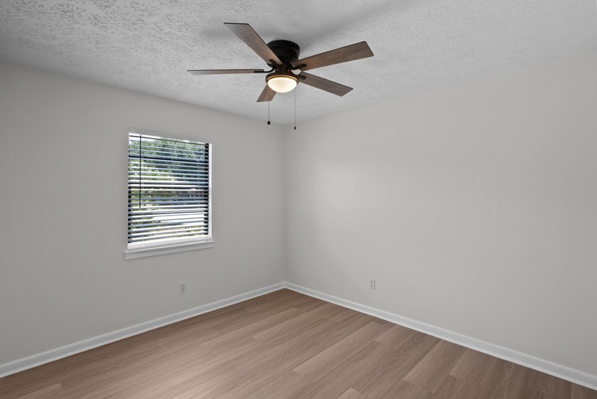 Welcome to this well-appointed single-family residence in North - photo 28