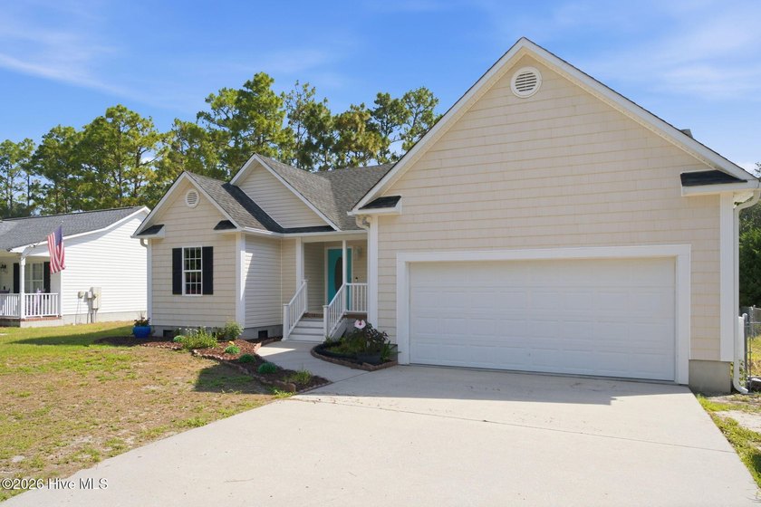 Charming 3 bedroom, 2 bath home in Boiling Spring Lakes where - photo 3