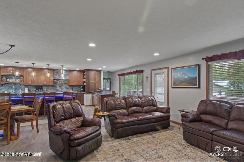 This home has it all! GRANITE countertops, high end appliance - photo 13