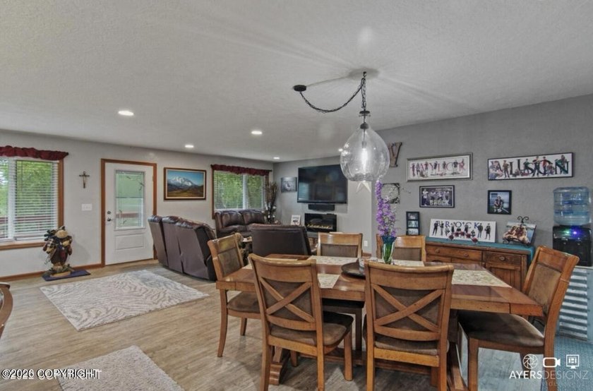This home has it all! GRANITE countertops, high end appliance - photo 16