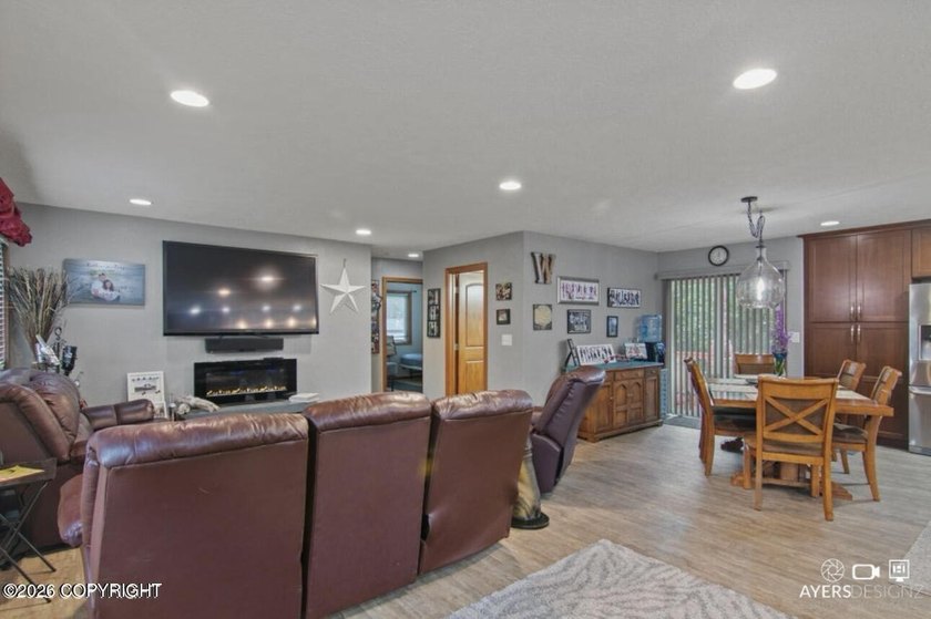This home has it all! GRANITE countertops, high end appliance - photo 17