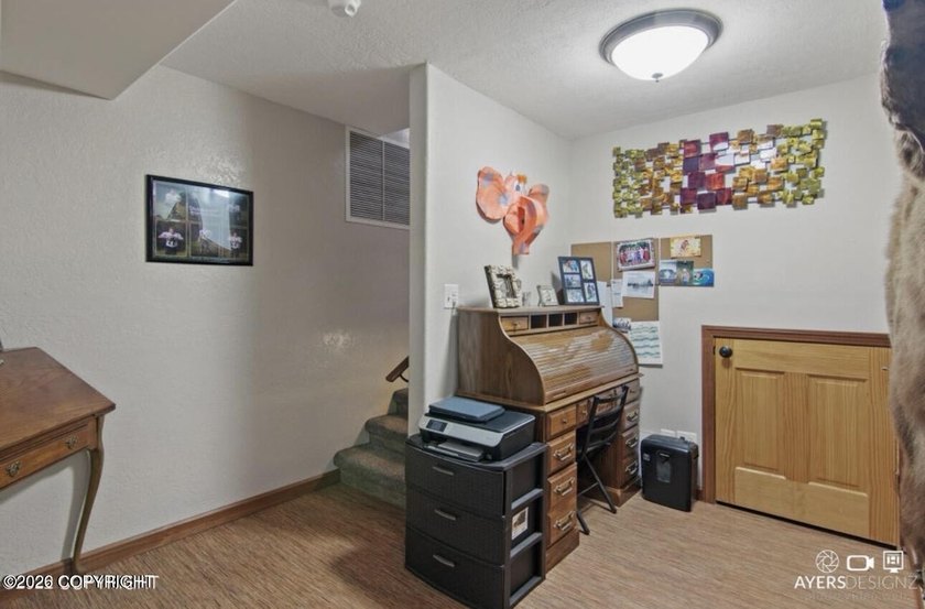 This home has it all! GRANITE countertops, high end appliance - photo 24