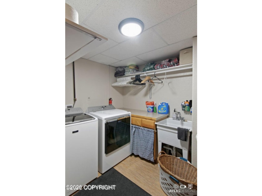 This home has it all! GRANITE countertops, high end appliance - photo 28