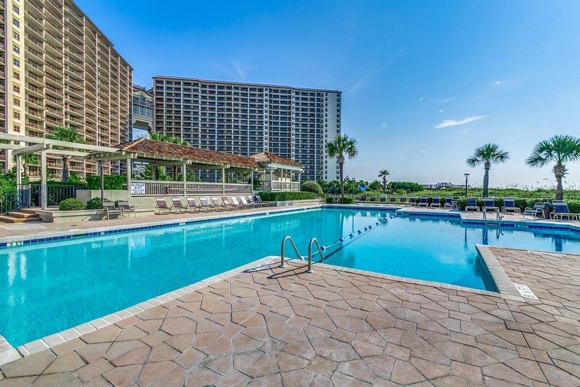Welcome to this beautiful first-floor, end-unit 2-bedroom - photo 30