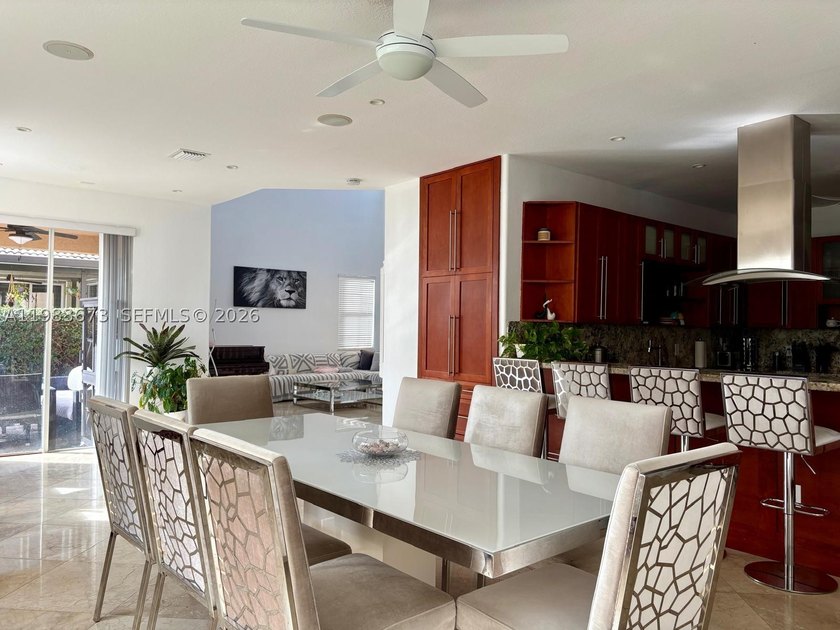 Gorgeous single-family residence, San Cristobal Model in the - photo 9