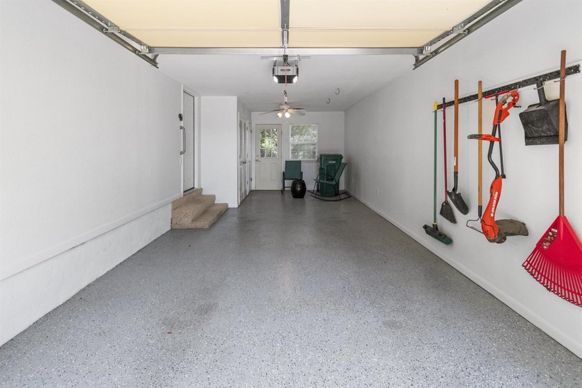 Located at the end of a cul-de-sac in Horseshoe Bay, this fully - photo 33