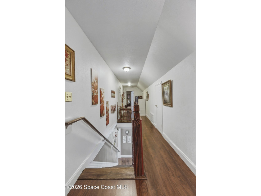 Welcome to this spacious 4-bedroom, 2.5-bath pool home located - photo 34