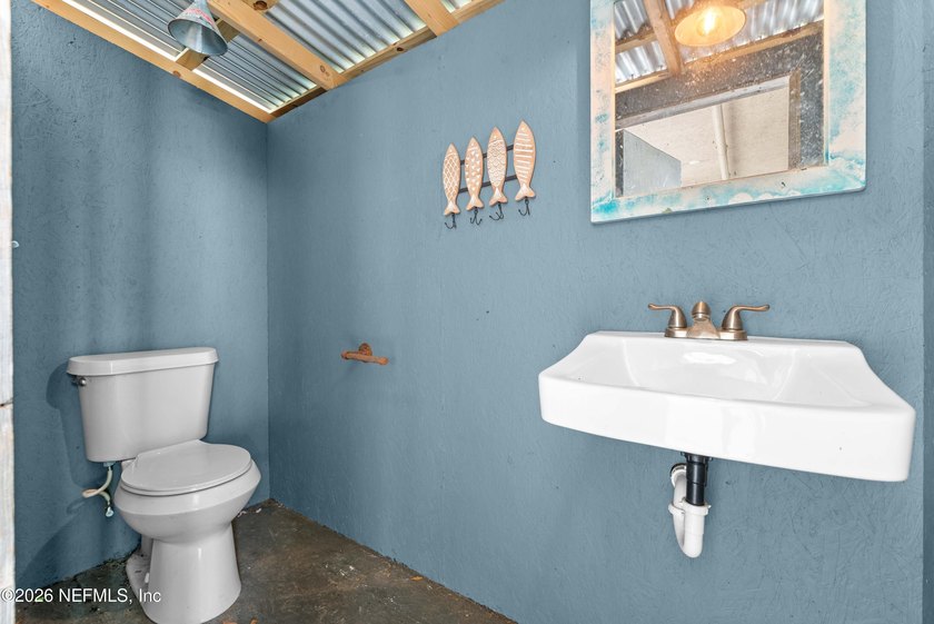 MOTIVATED SELLERS Creekside Charm Welcome to your peaceful - photo 36