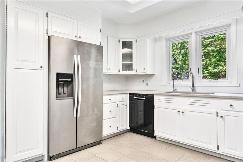 COME AND VIEW THIS TRANQUIL COUNTRY ESTATE 15 MINUTES FROM - photo 15