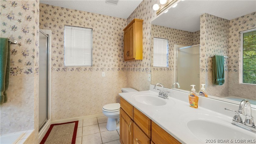Spacious main level living in the heart of Osage Beach! This 3 - photo 16