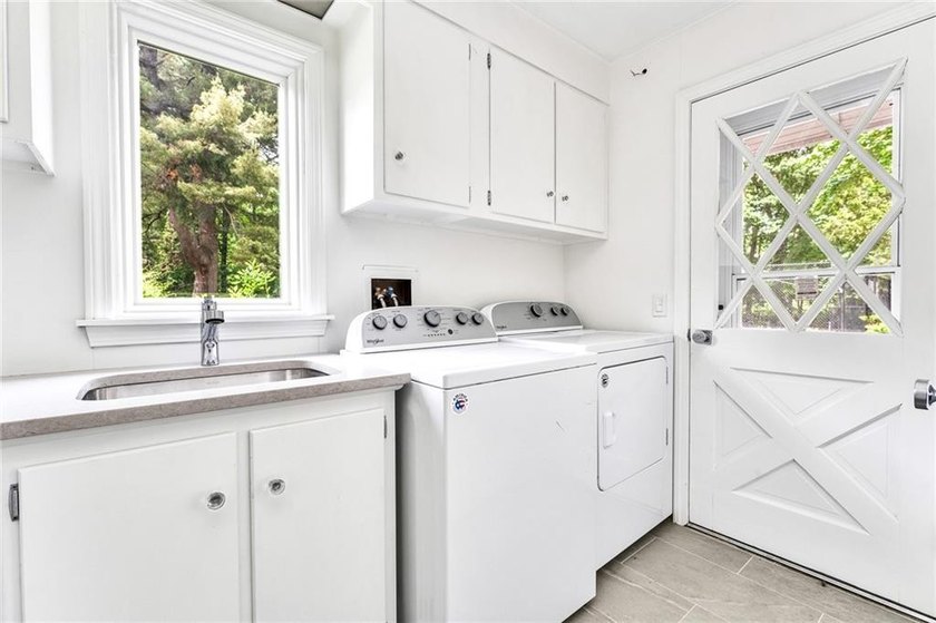 COME AND VIEW THIS TRANQUIL COUNTRY ESTATE 15 MINUTES FROM - photo 19