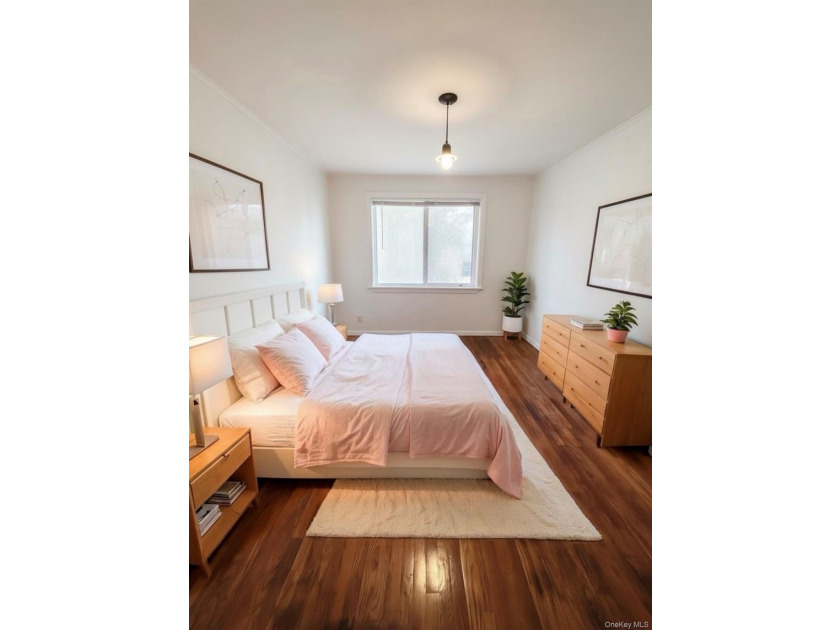 Semi-detached brick, fully renovated four-bedroom duplex with - photo 10