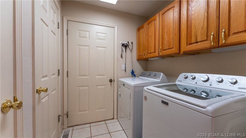 Spacious main level living in the heart of Osage Beach! This 3 - photo 21