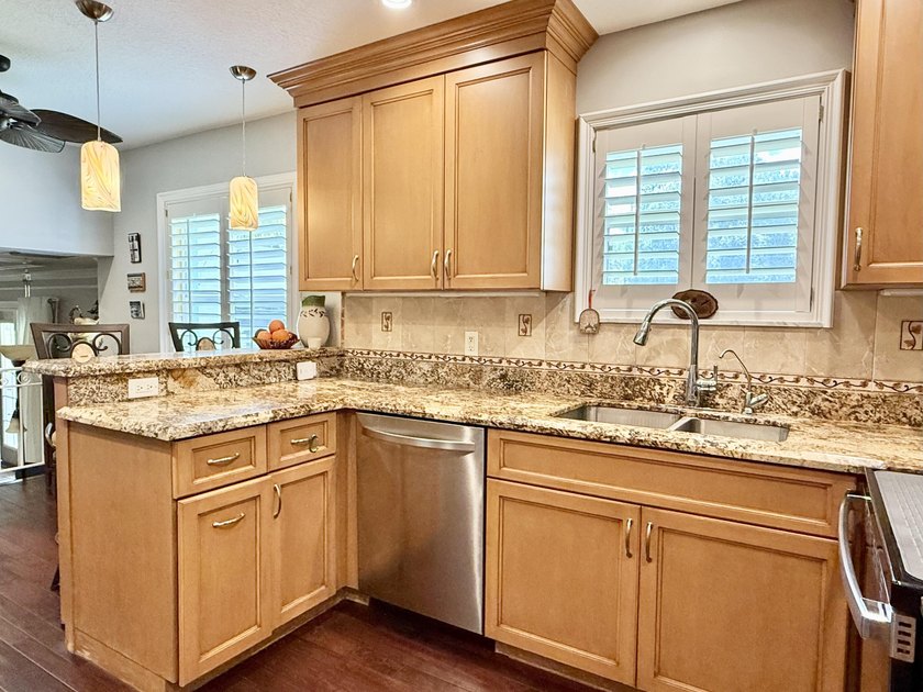 TWO HOMES for the Price of One! Well built &amp; impeccably - photo 23