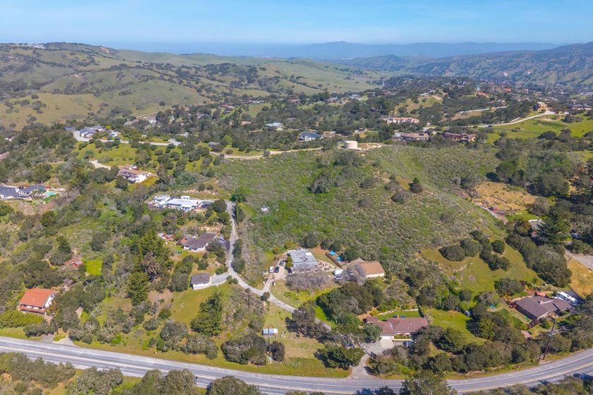 Outstanding opportunity in desirable Laguna Seca Heights. This 2 - photo 32