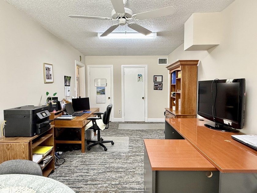 TWO HOMES for the Price of One! Well built &amp; impeccably - photo 32