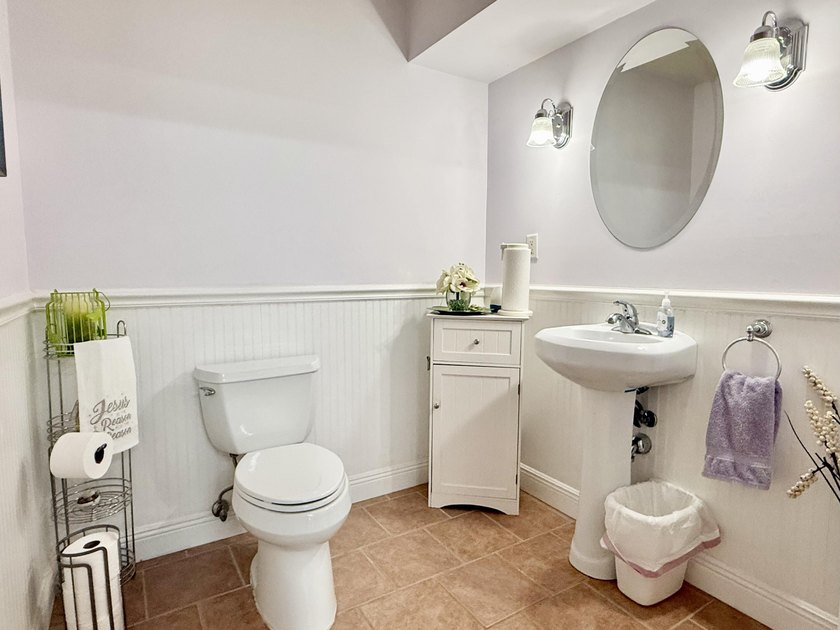 TWO HOMES for the Price of One! Well built &amp; impeccably - photo 37