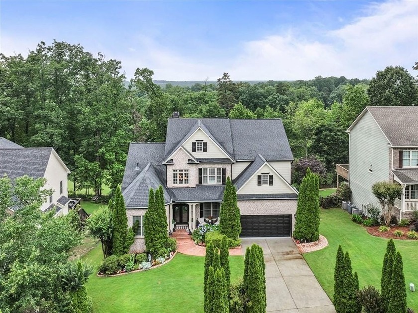 PRICE REDUCED. Executive Home on the #5 Fairway in Resort-Style - photo 3