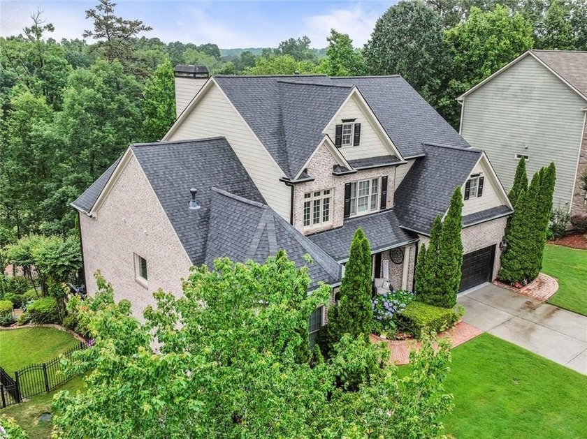 PRICE REDUCED. Executive Home on the #5 Fairway in Resort-Style - photo 5