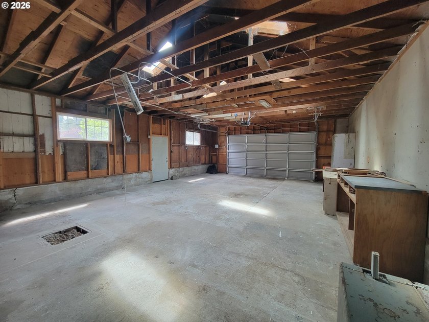 32-acre lot with 25x30 shop for storage or workspace. concrete - photo 10