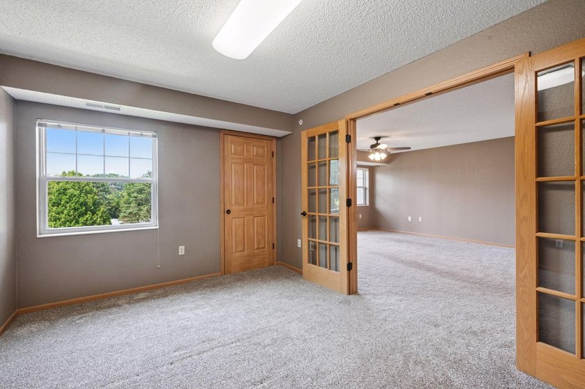Welcome to effortless 55+ living in this beautifully updated - photo 21