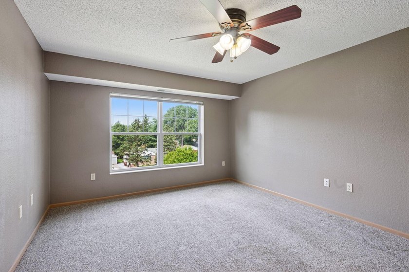 Welcome to effortless 55+ living in this beautifully updated - photo 25