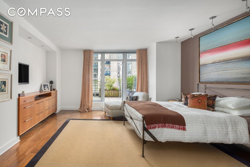 Welcome to luxury living at 2 Northside Piers, located in prime - photo 8