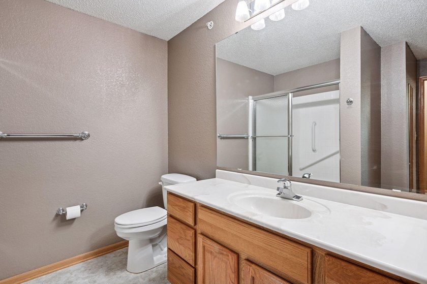 Welcome to effortless 55+ living in this beautifully updated - photo 29