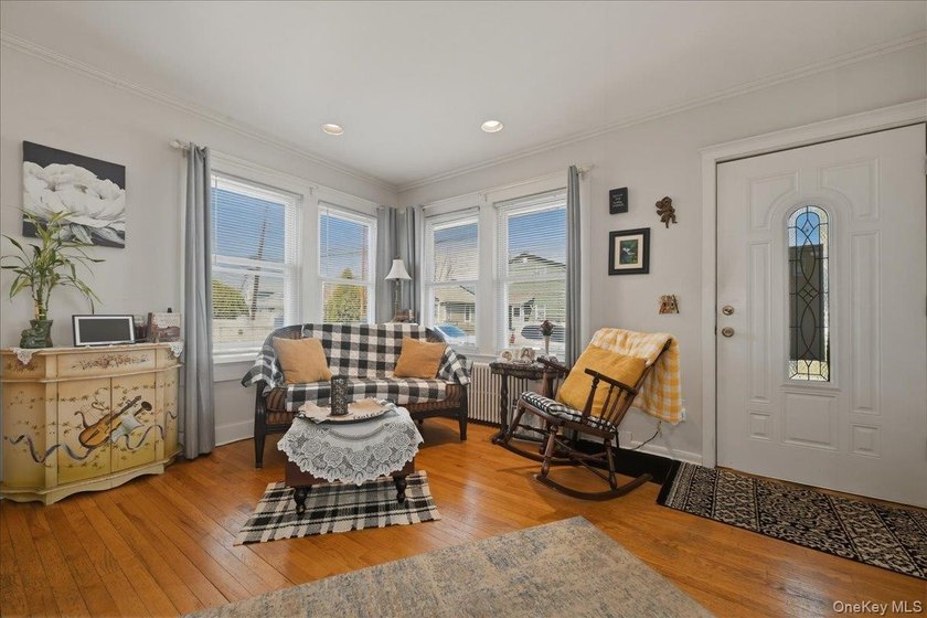Welcome to 197 S 4th Street-where classic Victorian Colonial - photo 5