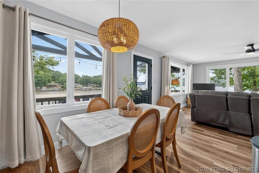 TURNKEY &amp; MOVE IN READY!!! Packed with features that are hard to - photo 19