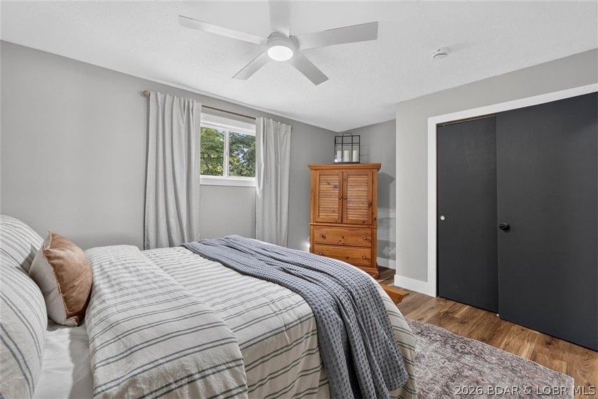 TURNKEY &amp; MOVE IN READY!!! Packed with features that are hard to - photo 35