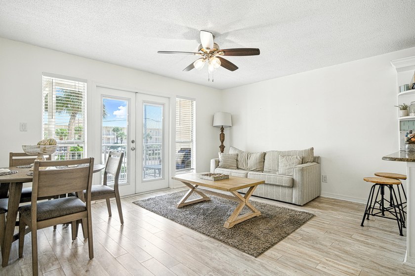 ***LOWEST PRICED CONDO IN THE BUILDING*** This perfectly located - photo 7
