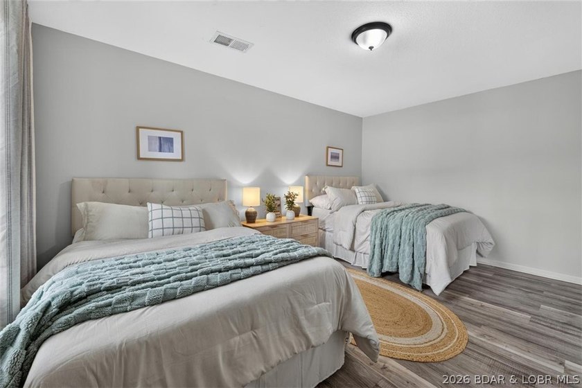TURNKEY &amp; MOVE IN READY!!! Packed with features that are hard to - photo 48