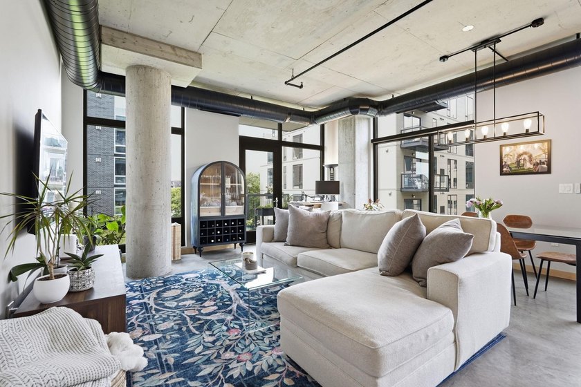 Exceptional North Loop living in a beautifully updated corner - photo 5
