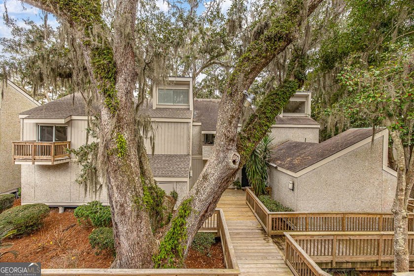 Welcome to your completely renovated retreat in the heart of the - photo 5