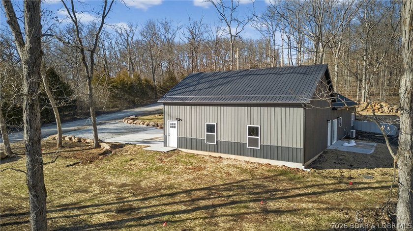 New construction 3-bedroom, 2-bath home situated on 4.66+/- - photo 4