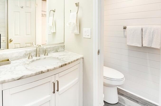 Come see this perfectly upgraded 3 bedroom/ 2 bath ground level - photo 14