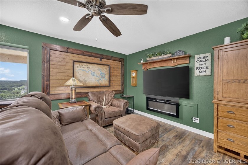 Experience the perfect blend of quality craftsmanship - photo 21