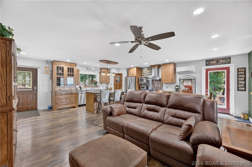 Experience the perfect blend of quality craftsmanship - photo 22