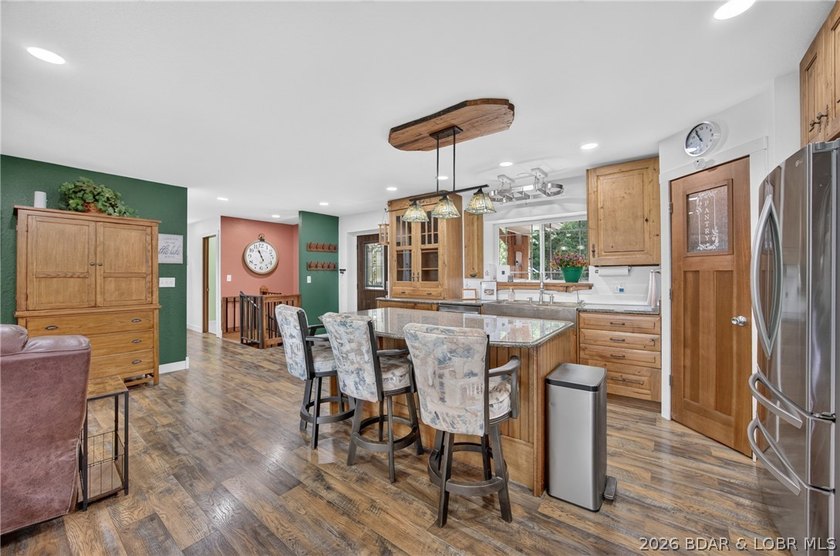 Experience the perfect blend of quality craftsmanship - photo 24