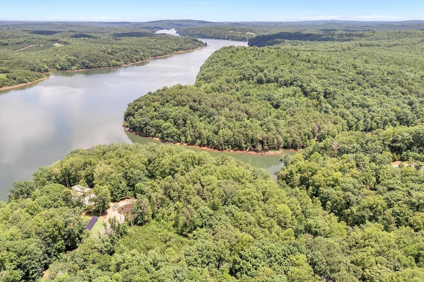 Nice Waterfront lot with 1.36 acres in beautiful Eagle Pointe - photo 24