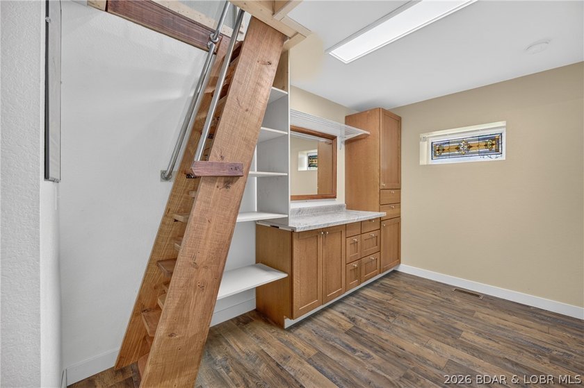 Experience the perfect blend of quality craftsmanship - photo 32