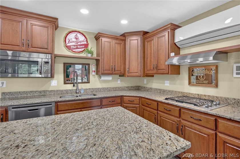 Experience the perfect blend of quality craftsmanship - photo 40