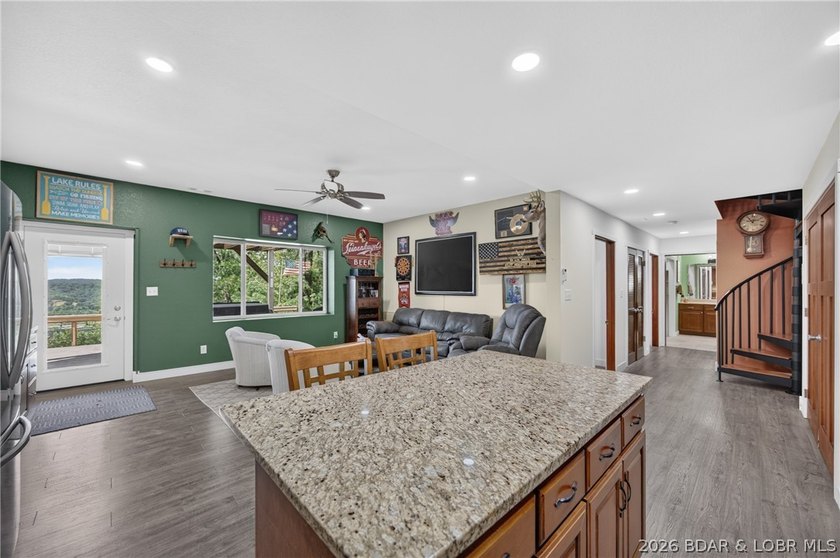 Experience the perfect blend of quality craftsmanship - photo 41