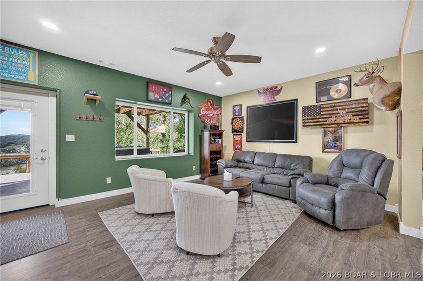 Experience the perfect blend of quality craftsmanship - photo 42