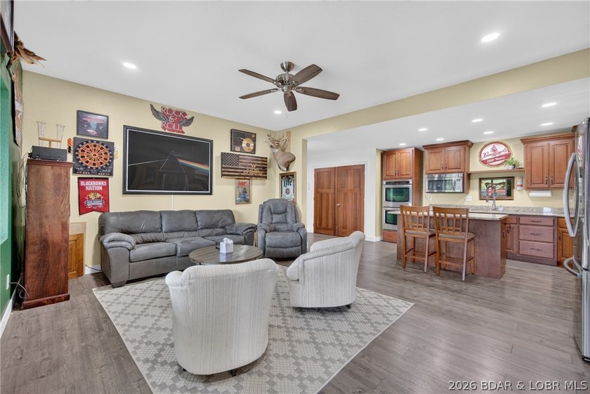 Experience the perfect blend of quality craftsmanship - photo 45
