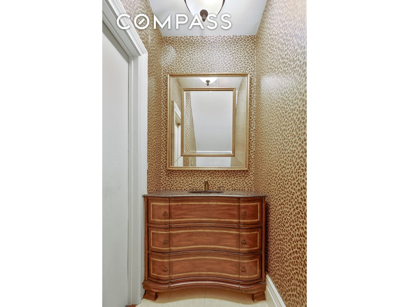 Welcome to 146 Hoyt St, a stunning and expansive 4,950 sq. ft - photo 4